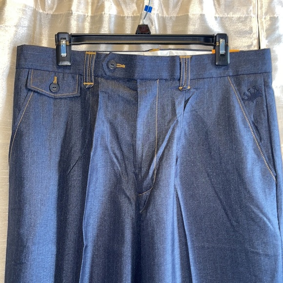 Pants suit - Picture 10 of 17